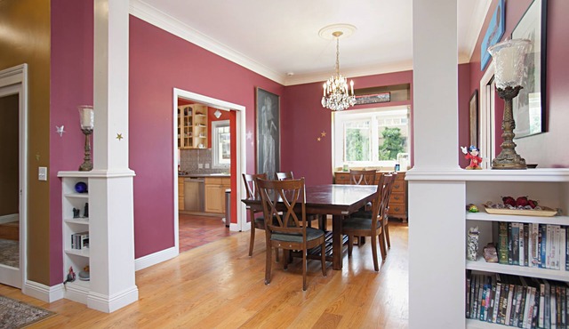Rare La Jolla Village 4 BR Craftsman - Walk to beaches, restaurants, etc.