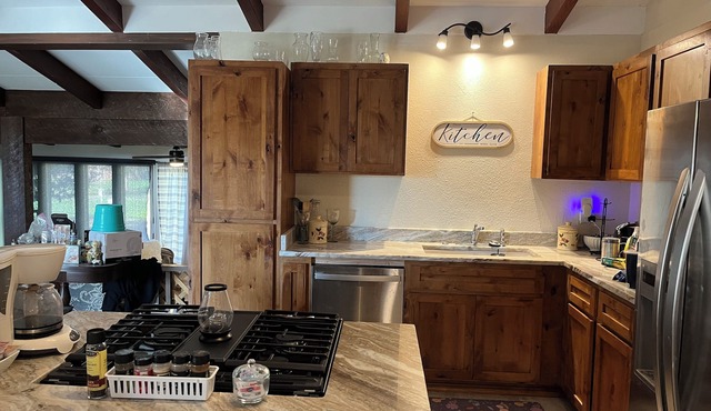 Remodeled Charming 2-bedroom house with golf course views.