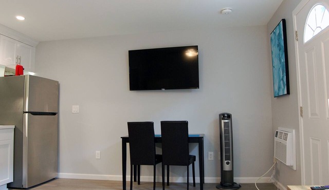 Remodeled, Ground Floor Studio #2 just 167 steps to the Best Beach in San Diego!