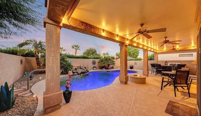 Resort living in Sun City Grand, w Private heated pool, golfing, hiking, centers