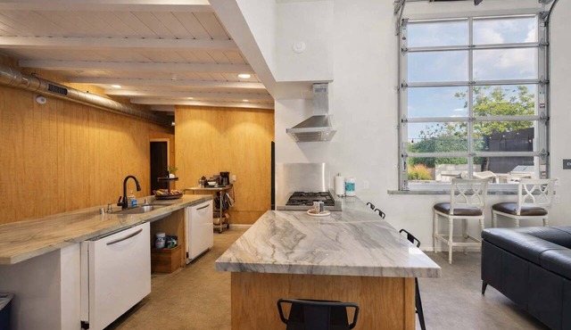Resort Perks: 17-bed Surf lof.t private deck