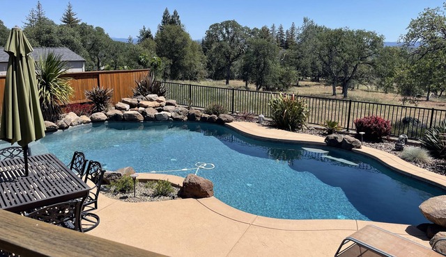 Resort Style Backyard - Minutes Away From Trails & Downtown Auburn!