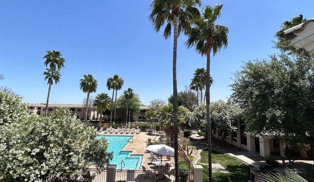 Resort Style Condo - Desert Breeze Villas