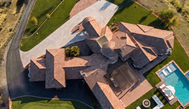 Resort-Style Estate - Private 6Acre Luxury, 50 FT Pool&Spa, Theatre, Mini Golf
