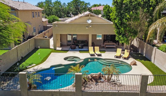 Resort‑Style Fairway Home Private Pool, Spa, Putting Green, Fire Pit, Game Rm