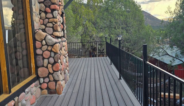 River access, Quiet, Family and pet friendly. Best mountain views in the valley