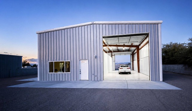 RV/Boater’s dream 2-bedroom barndominium w/AC and WiFi in lovely Mohave Valley