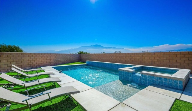 Salt Water Pool House with Majestic Views