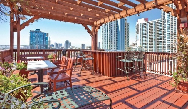 San Diego | City Escape | Sun Deck + Fitness