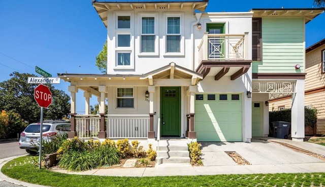 Sandy Feet Retreat, 4 bed home close to beach