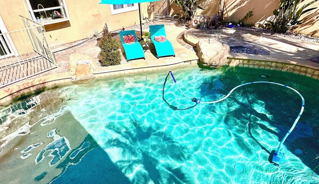 Santa Ana Royal prestige home/pool-spa resort style/Disneyland/Beaches/16guest