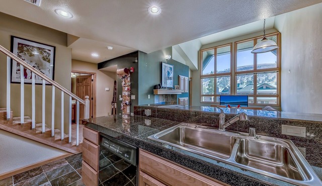 SC207 SnowCrest - 2 Br Condo