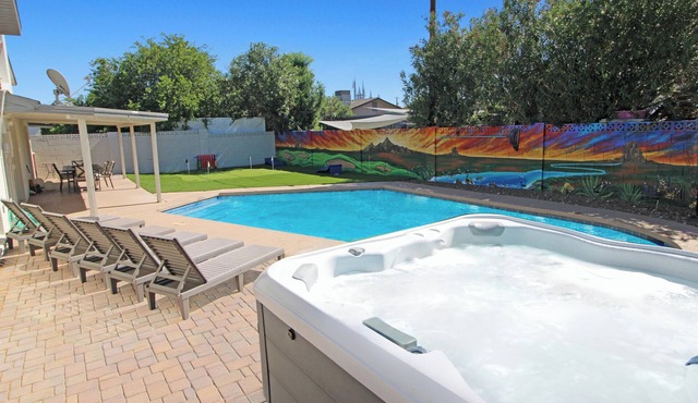 ☀Scottsdale, Pool, Putting green, HotTub & Putt Putt, large kitchen, 6BR