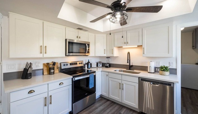 Scottsdale Valley Vista 4 Bedroom Home by RedAwning
