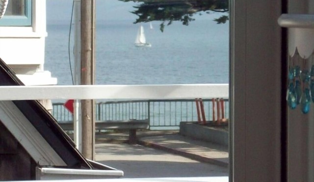 Sea Angel est. 2004-Beach Bliss Views Serenaded by Ocean Waves @ Seabright Beach