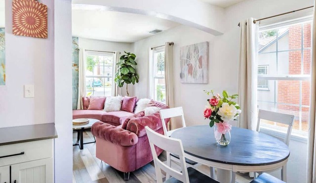 Sea Shell Cottage Near Downtown & UCR