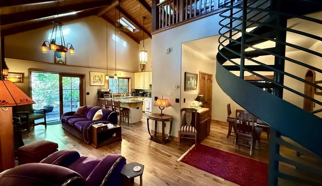 Secret Garden: 1BR Oasis, Dog Friendly