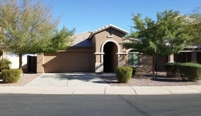 Sensational fully furnished San Tan Valley Home in the Johnson Ranch Community!