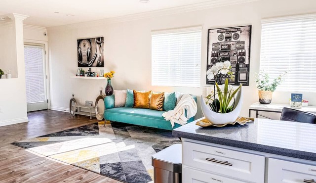 "Serenity" 3Bed~3Bath By BMO~Crypto~So-Fi~DTLA~USC