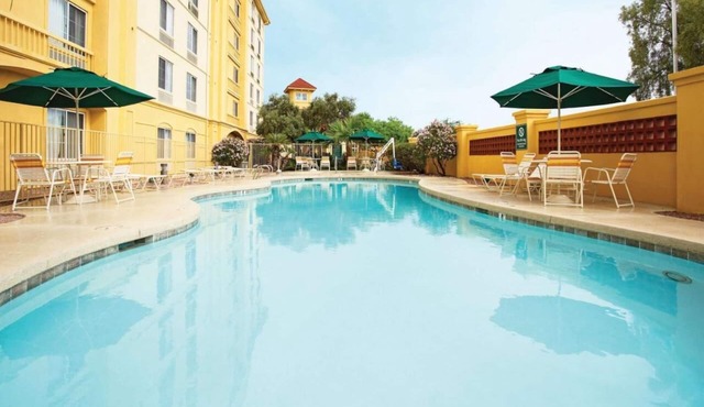 Serenity Suite with Pool View, La Quinta Inn - Ideal Mesa Getaway