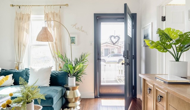 Settle into a Trendy Long Beach Cottage in a Quiet Area in Long Beach