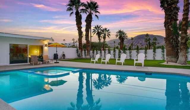 Shadow Mountain: Luxury Mid-Century home & Casita