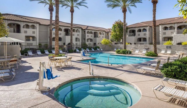 Signature 1BR Scottsdale Villa w/Kitchen