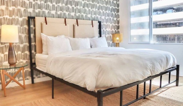 Sleek Downtown Apt | Gaslamp & Stadium Steps Away