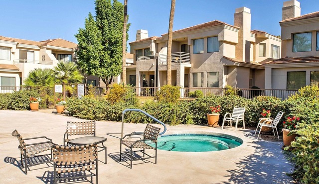 Sleek Scottsdale Condo: Balcony + Resort Amenities