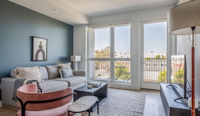 Sleek University Heights 1BR w/Spa & Pool, nr Shops, by Blueground