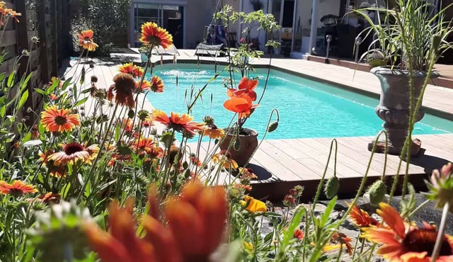 Small air-conditioned house with swimming pool