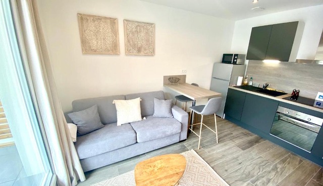 SOBNB PEARL - Studio Neuf avec terrasse au centre-ville