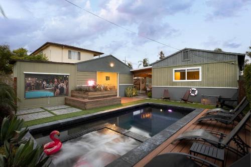 SoCal Living w/Pool, hot tub and movie theater