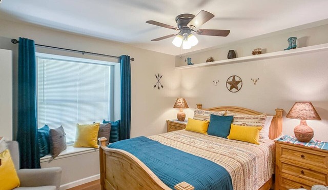 Southwest Splendor*Near ASU, Pool & Courtyard*2BR