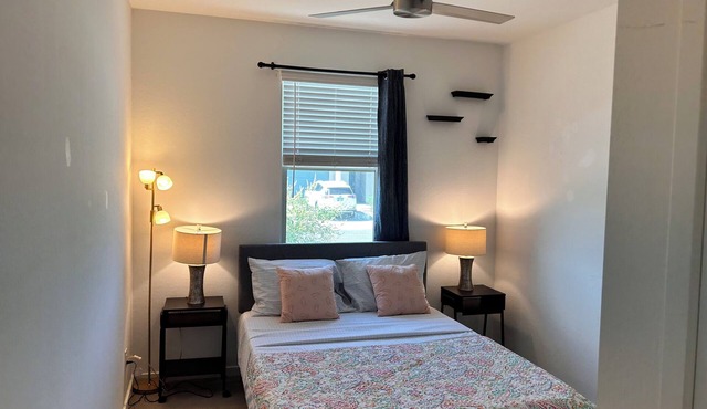 Spacious 4-bedroom house in welcoming San Tan Valley with WiFi, AC