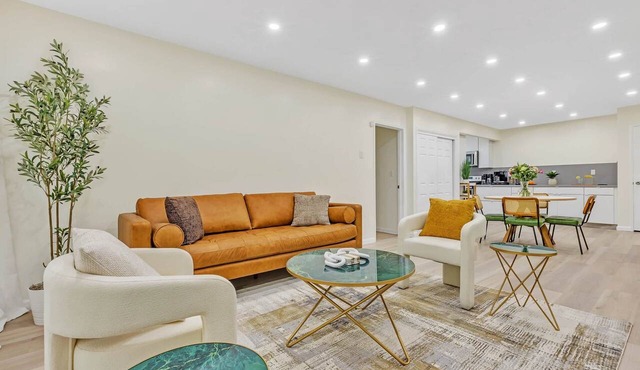 Spacious Culver City Condo | Pool | Free Parking