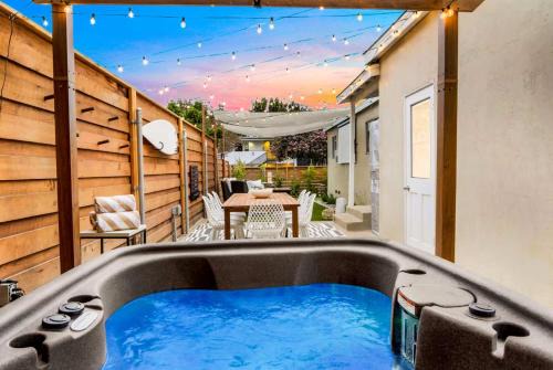 Spacious Group Getaway Games BBQ with Free Parking