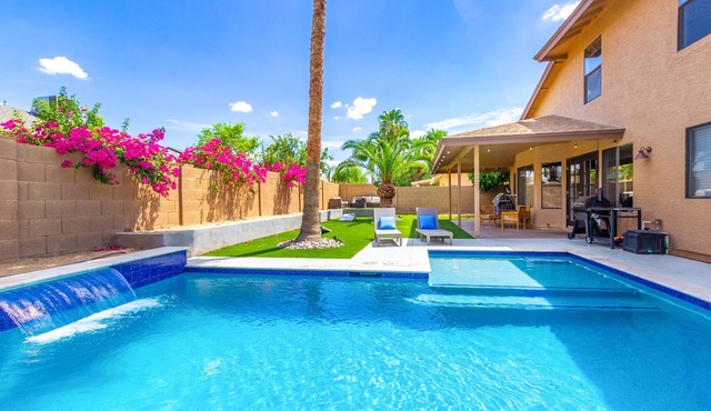 Spacious Scottsdale Palm Home w/Private Pool