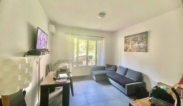 SPACIOUS T3 NEAR PRADO SHOPPING AND VELODROME STADIUM