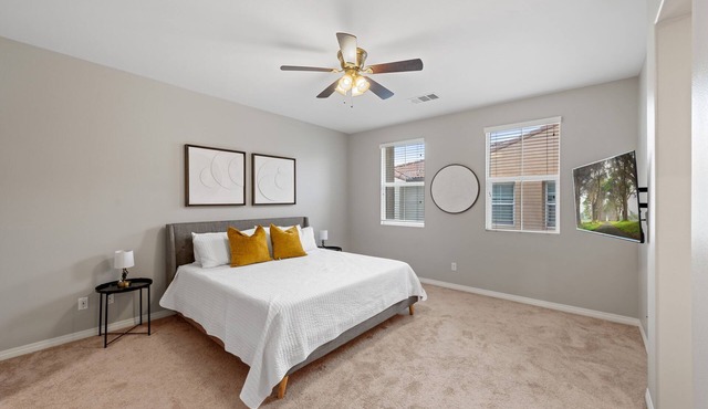 Spacious Townhouse near wine country – Your Homebase in the Heart of Murrieta!