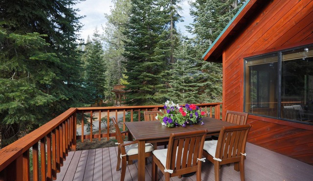 St.Bernard by Tahoe Getaways - Tahoe Donner w Hot Tub + HOA