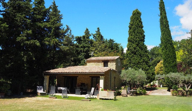 Stone House near Châteauneuf-du-Pape Vineyards