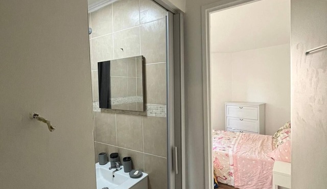 Studio 2 steps from Saint Charles station