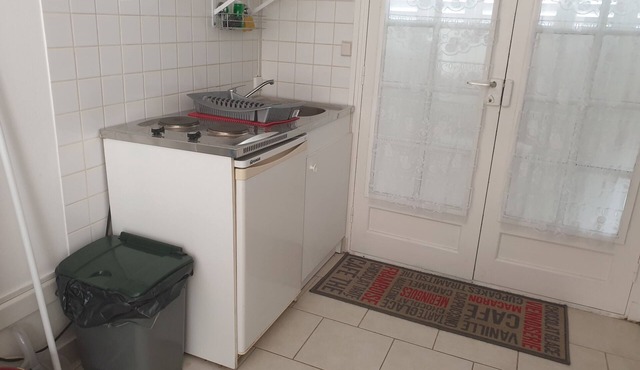 Studio equipped with all comforts with location for vehicle near shops