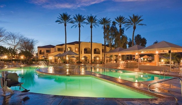 Studio Stunning Pools & Golf!
