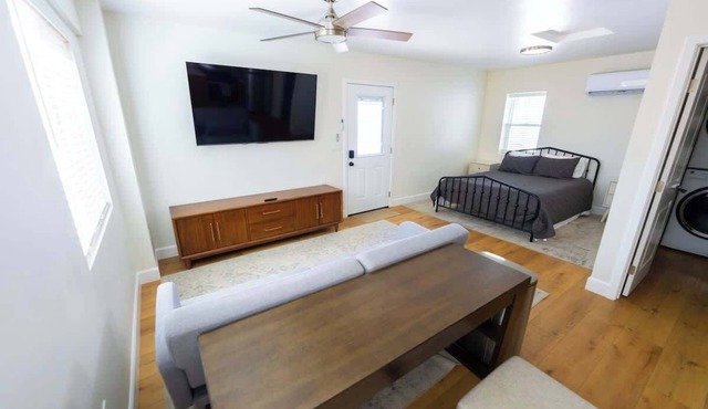 Stylish Studio Steps from Downtown Bakersfield
