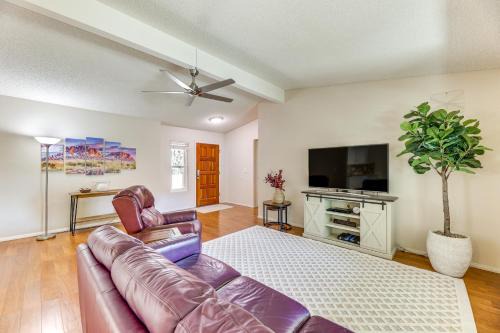 Sun Lakes Home w/3 Pools in Retirement Community