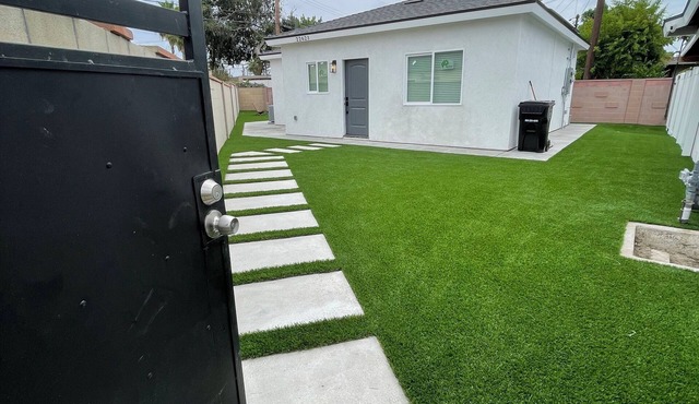Sunkist Oasis 11 min from Disneyland