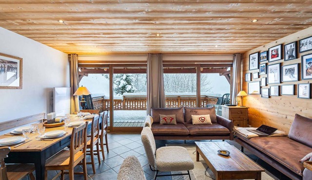 Sunlit duplex with fireplace in Méribel