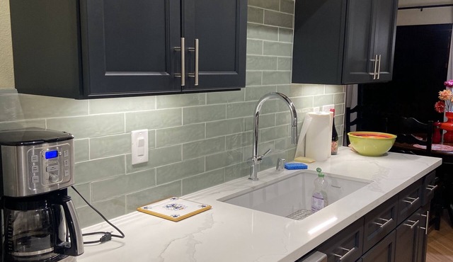 Sunny Condo- Pool&Spa, Capitola Village near! New Bath Remodeled Kitchen 2023!